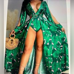 NWT Sexy print hollowed out backless B neck dress